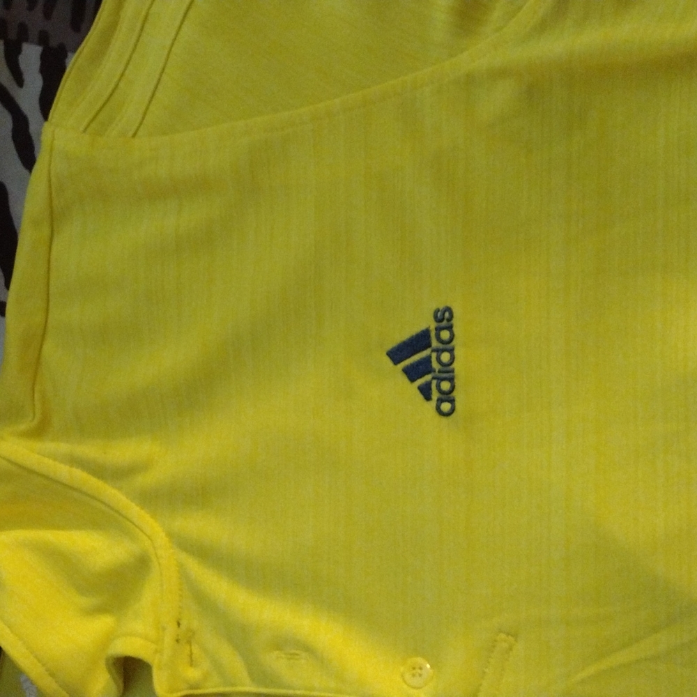 ADIDAS SPRING YELLOW WITH GRAY LOGO ON FRONT BUTTON UP POLO/ GOLF SHIRT NWOT